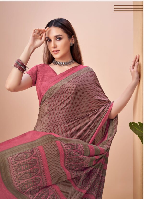 Elegant Earth-Toned Handloom Saree with Vibrant Fuchsia Border